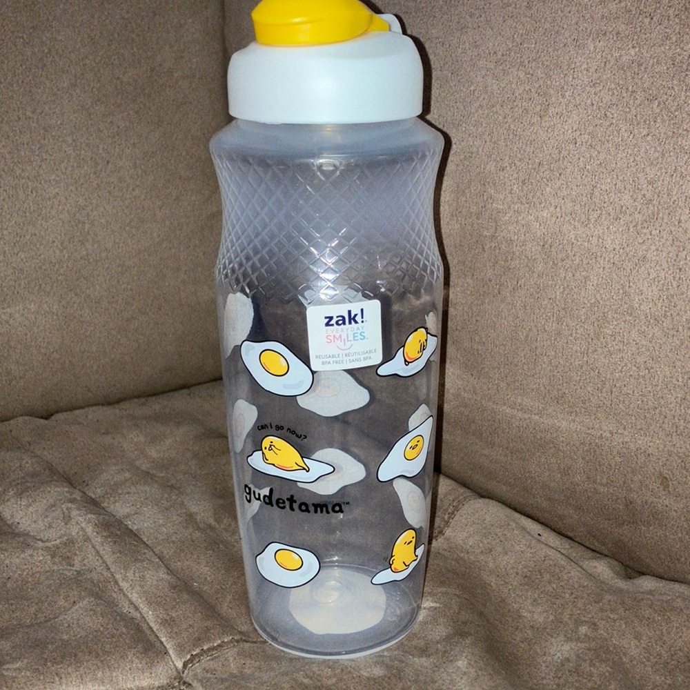 New GUDETAMA Lazy Egg Licensed Plastic Water Bottle